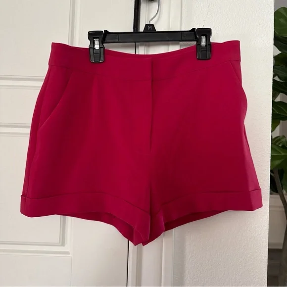 Cinq à Sept Women’s Elaine Cuffed Crepe Shorts in Raspberry Hot Pink Sz 6
